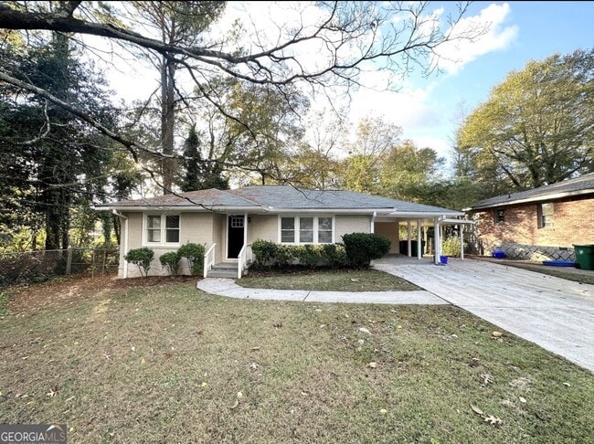 Building Photo - 1737 McKenzie Dr