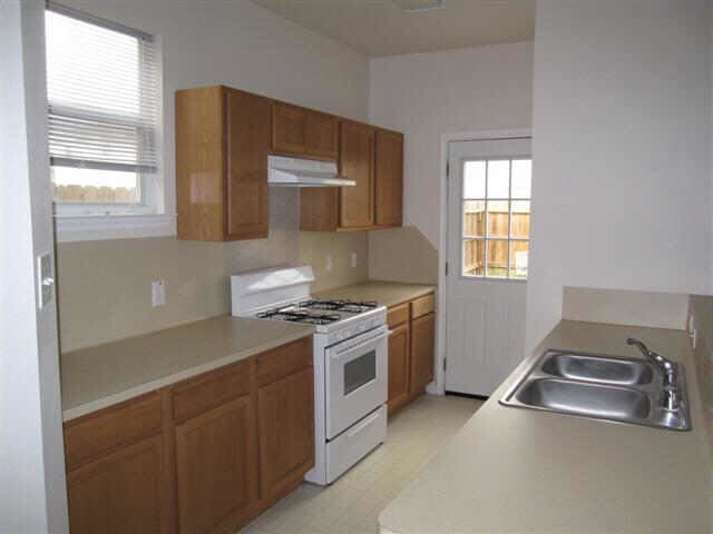 Foto del edificio - 6410 Waldron Dr