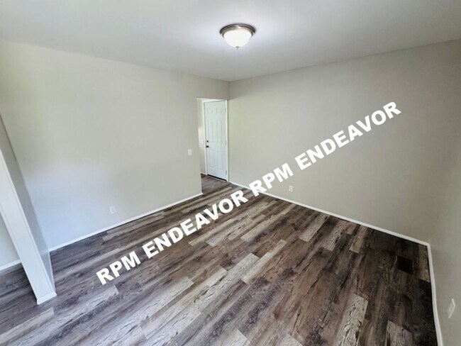 Foto del edificio - Spacious 4BD Home with Modern Upgrades & H...