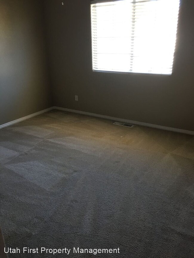 Building Photo - 2 br, 2 bath House - 684 W Buena Vista Blv...