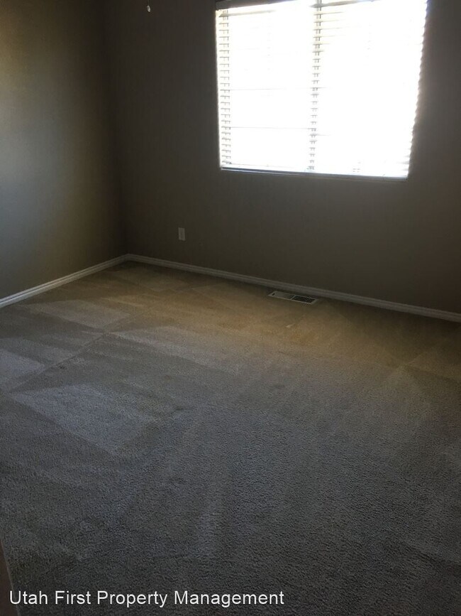 Foto del edificio - 2 br, 2 bath House - 684 W Buena Vista Blv...