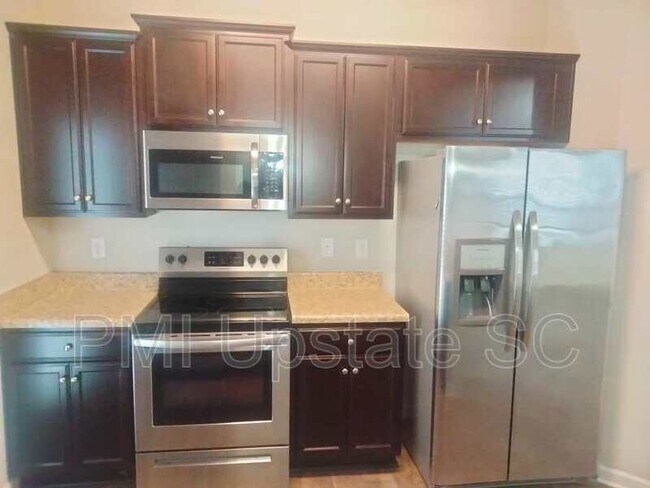 Foto del edificio - 103 Moorlyn Ln