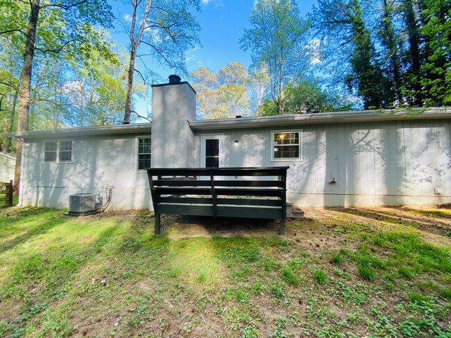 Building Photo - 3947 Woodland Cir SE