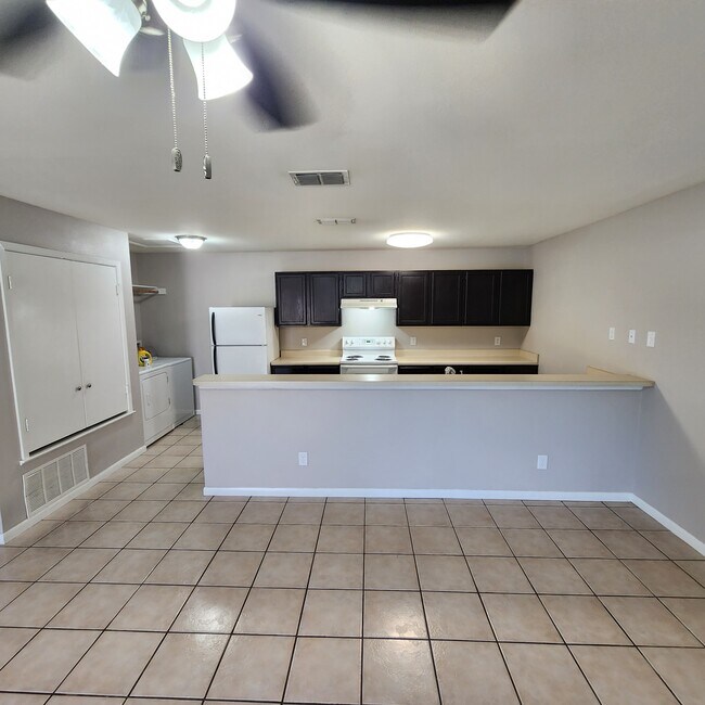 Building Photo - Deer Park Apartments - 1407