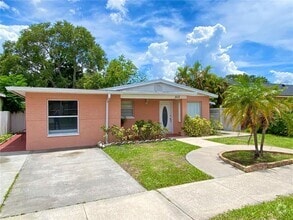 Building Photo - 3112 W Tampa Bay Blvd