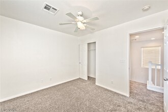 Building Photo - 11187 African Sunset St