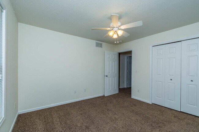 Foto del edificio - 206 E 20th St