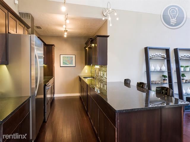 Foto del edificio - 7800 Midcrown Dr