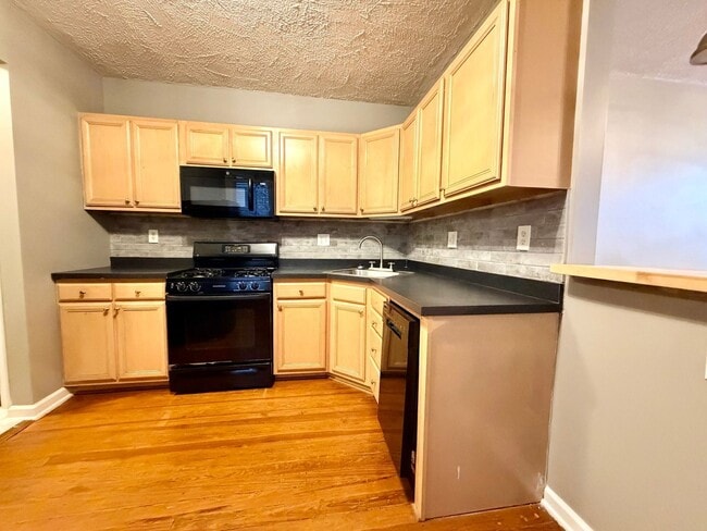 Photo - 2614 Larkins Wy Apartment