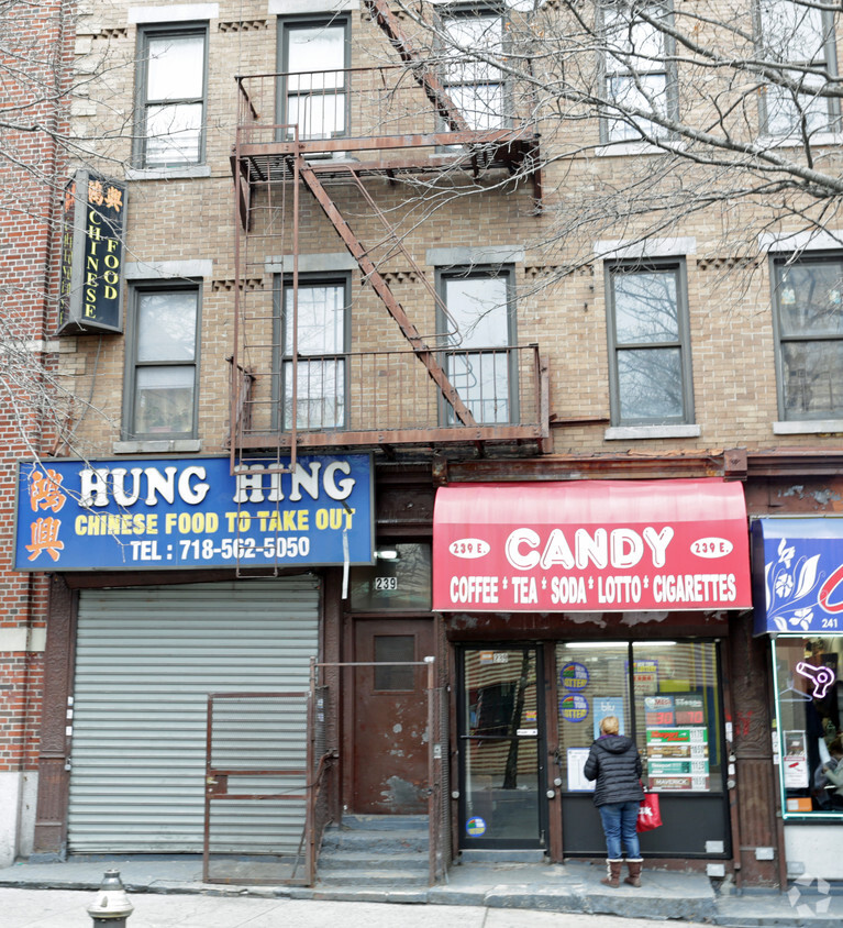 Building Photo - 239-241 Bedford Park