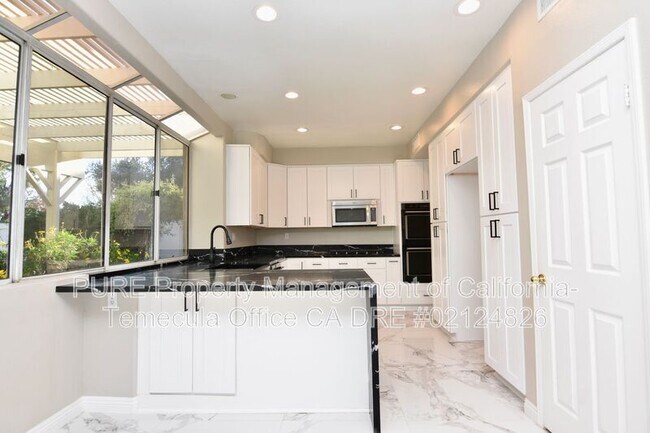 Building Photo - 41680 Valor Dr
