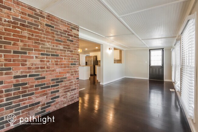 Building Photo - 1211 West Westview Street, Springfield, MO...