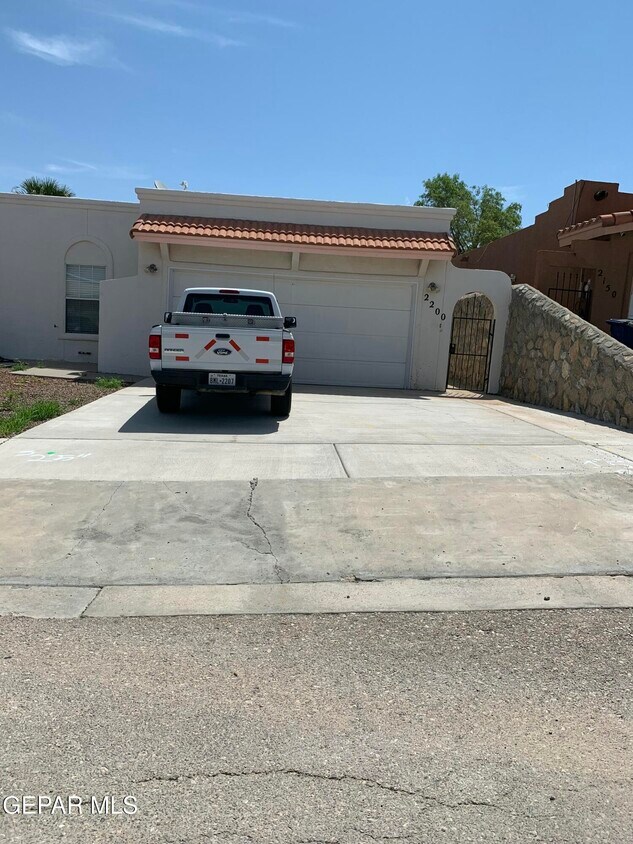 Foto principal - 2200 King James Ln Pl