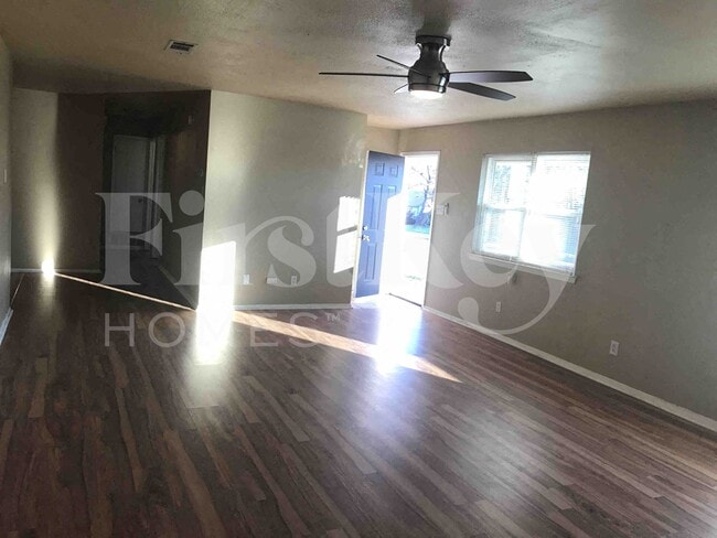 Foto del edificio - 701 E Mission St