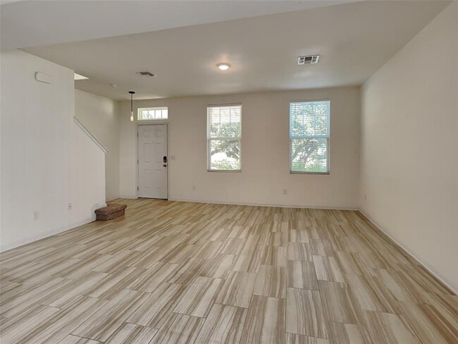 Building Photo - 1044 Nevarez
