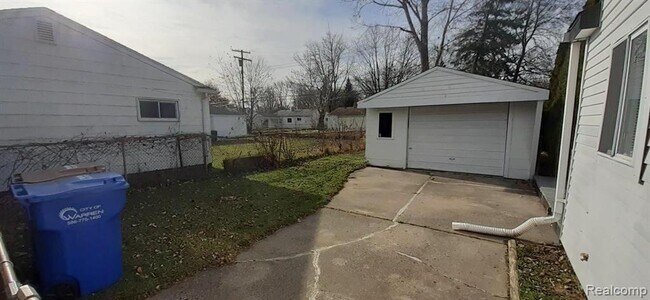 Building Photo - 23557 Lauren Ave