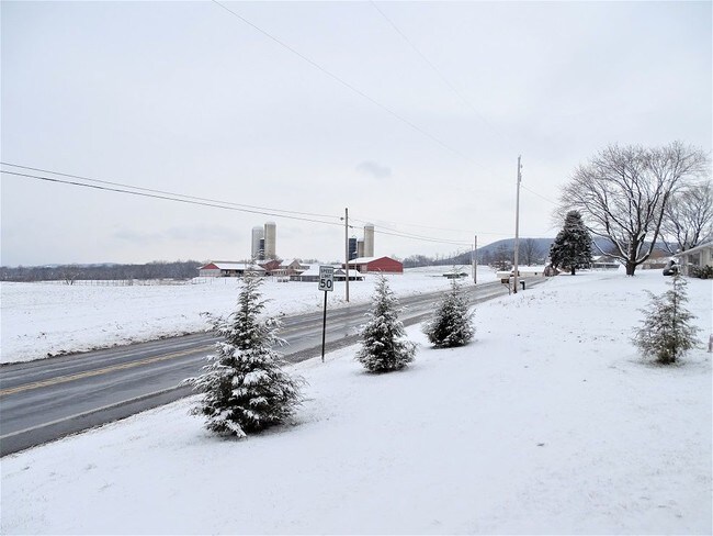 Building Photo - 2120 PA-897