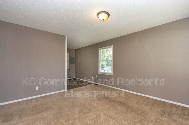 Foto del edificio - 5609 E 101st St