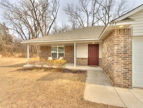 Building Photo - 823 Highgarden Cir