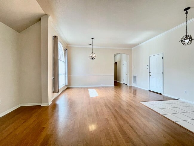Foto del edificio - 1725 Dapplegrey Ln