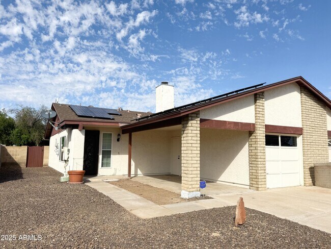 Foto del edificio - 5110 W Wood Dr