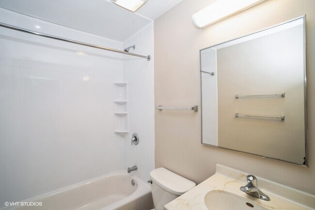 Foto del edificio - 1744 E 69th St
