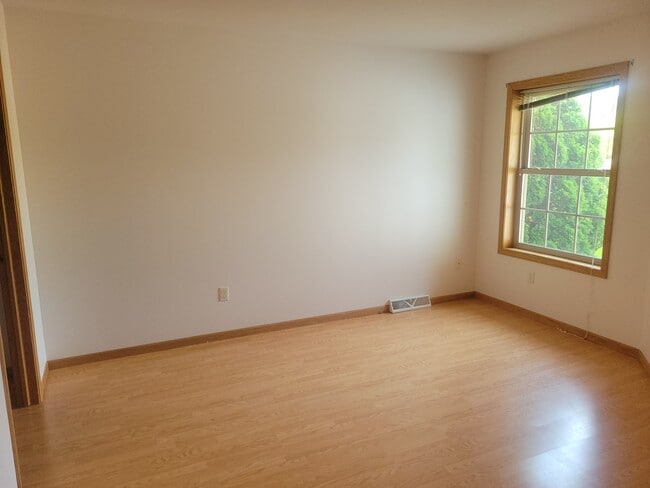 Building Photo - 60 Cherry Park Ct