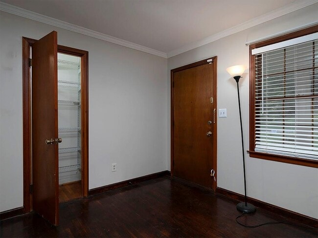 Foto del edificio - 858 Gaylemont Cir