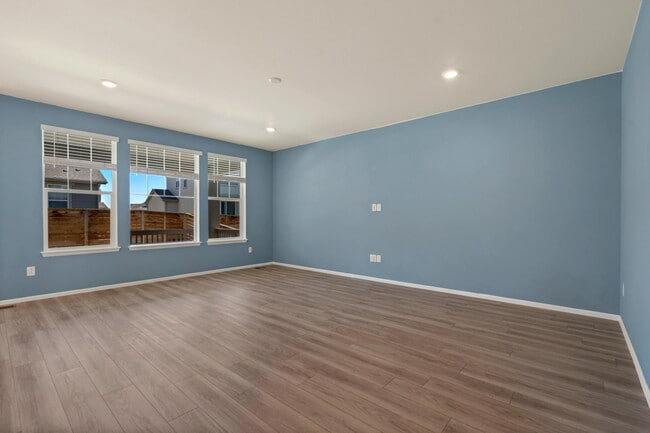 Building Photo - 532 Vicot Way