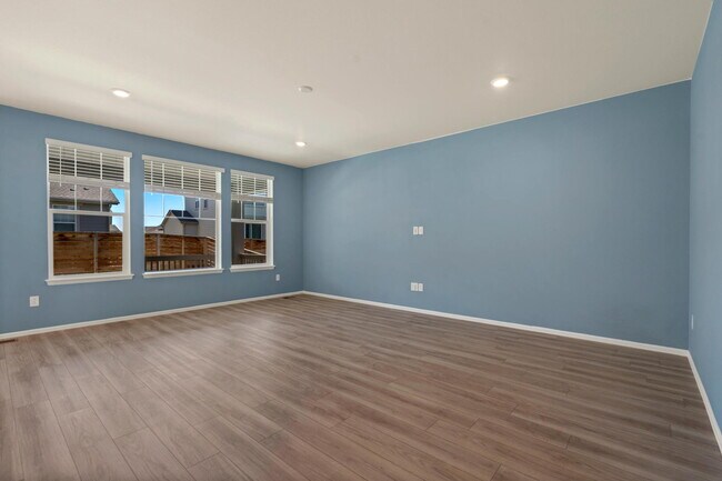 Foto del edificio - 532 Vicot Way