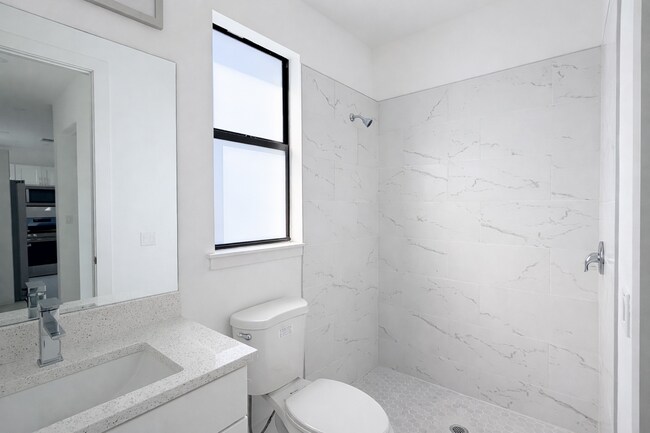 Foto del edificio - 830 Holmes Ave