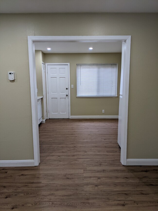 Foto del edificio - 1316 Cedar St