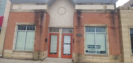 Building Photo - 5723 W North Ave
