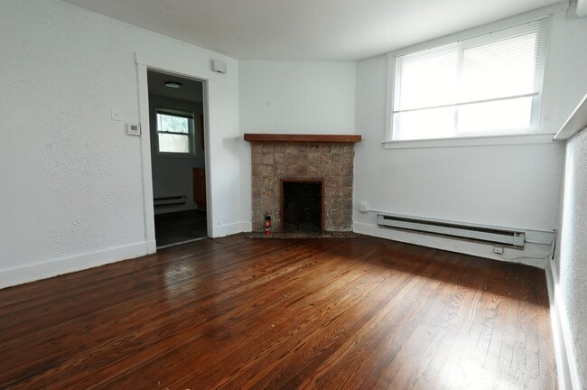 Photo - 2309 Tilbury Ave Apartment
