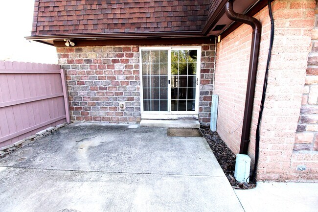 Foto del edificio - 4891 Dierker Rd