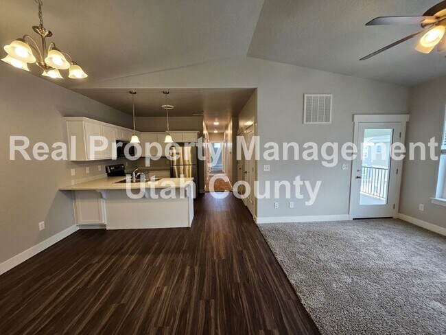 Building Photo - $500 off First full month rent