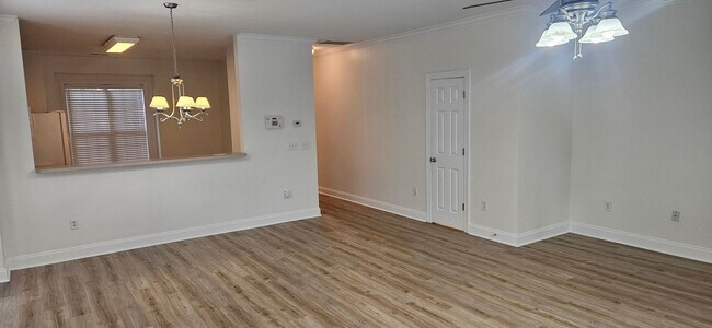 Foto del edificio - Darling 2br/2.5ba end unit townhome in Excellent Holly Springs community, available Now!