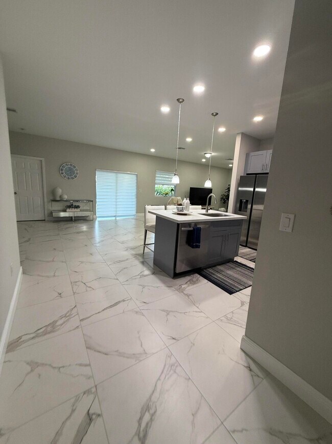 Foto del edificio - 304 E Lake Rd