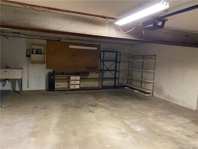 Building Photo - 137 Westbrook Rd