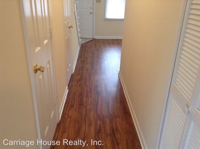 Foto del edificio - 272-272 Sleepy Creek Dr