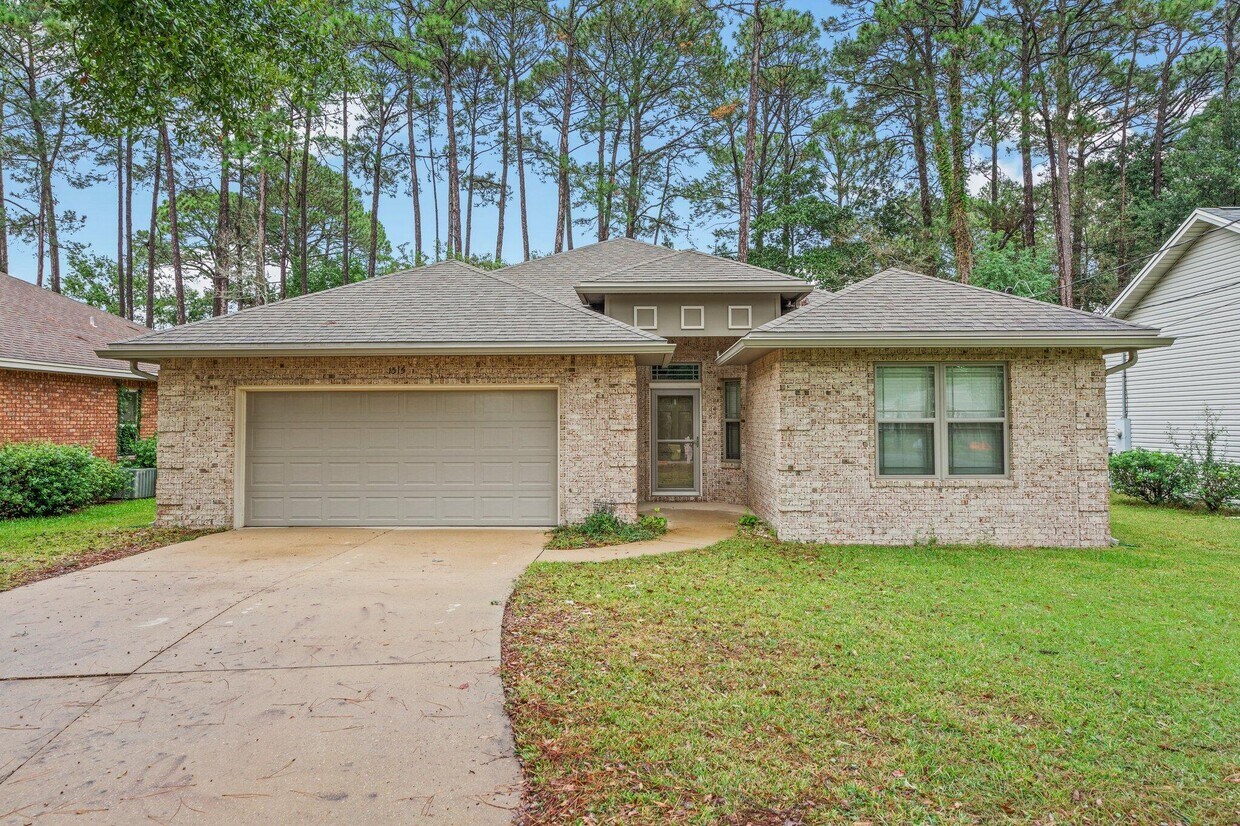1515 Valparaiso Blvd, Niceville, FL 32578 House Rental in Niceville