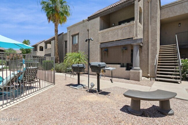 Foto del edificio - 5995 N 78th St