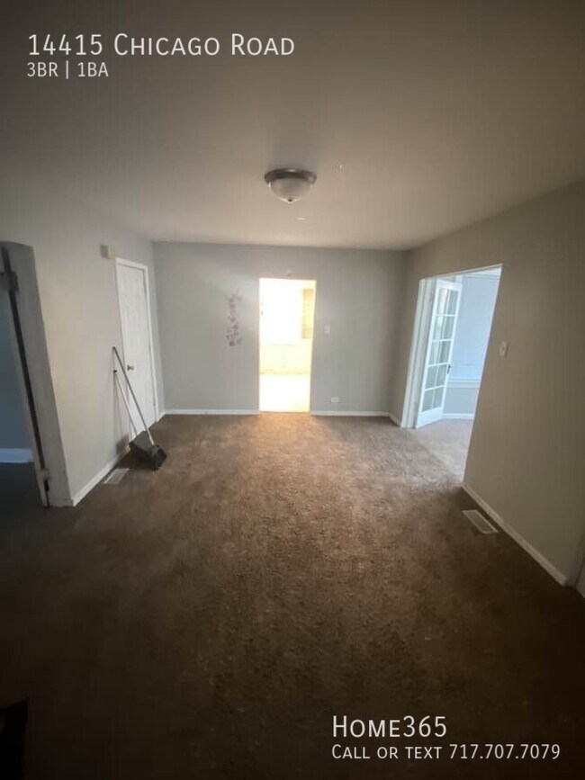 Building Photo - Charming 3 Bedroom Home