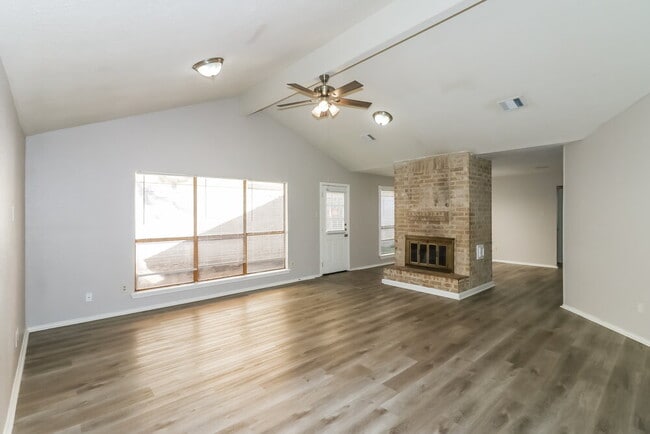 Building Photo - 1418 Hunters Park Dr