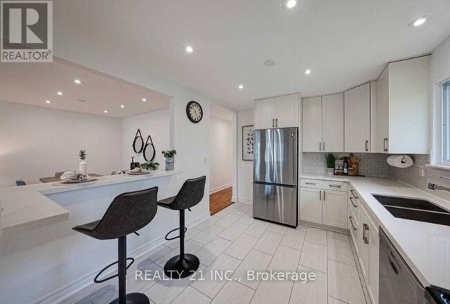 Building Photo - 812 Sanok Dr