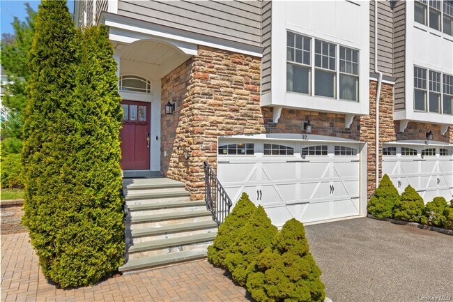 Foto del edificio - 32 Hidden Ridge Ct