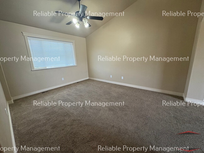 Building Photo - 1060 Stevens Dr