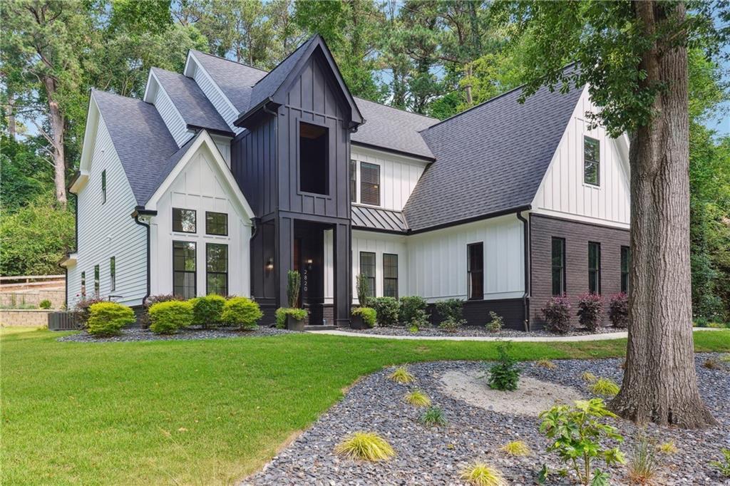 Foto principal - 2820 Shady Valley Dr NE