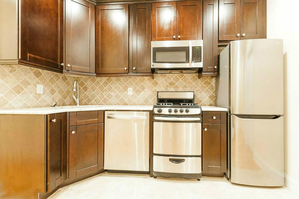 Primary Photo - 217 W 115th St