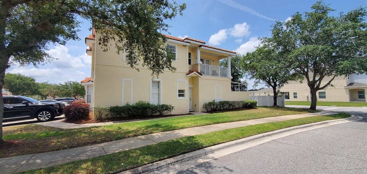 Foto principal - 1100 S Beach Cir